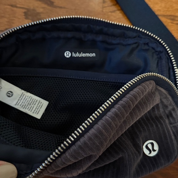 Lululemon Athletica Corduroy navy blue everywhere Belt Bag - Picture 2 of 3
